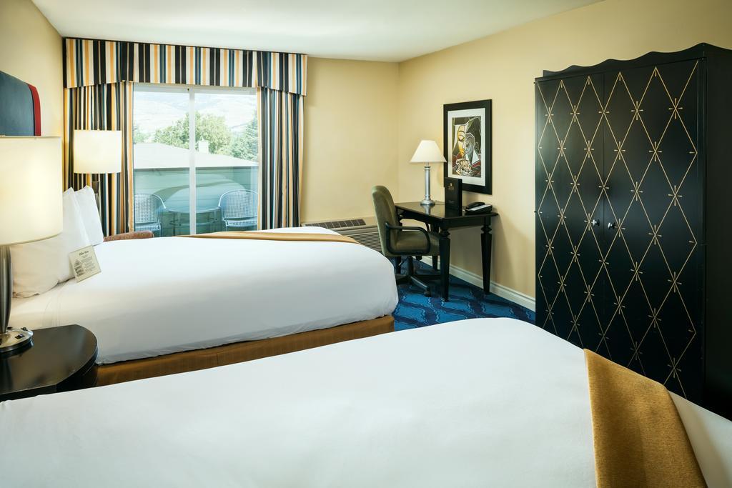 Plaza Inn & Suites At Ashland Creek Eksteriør billede