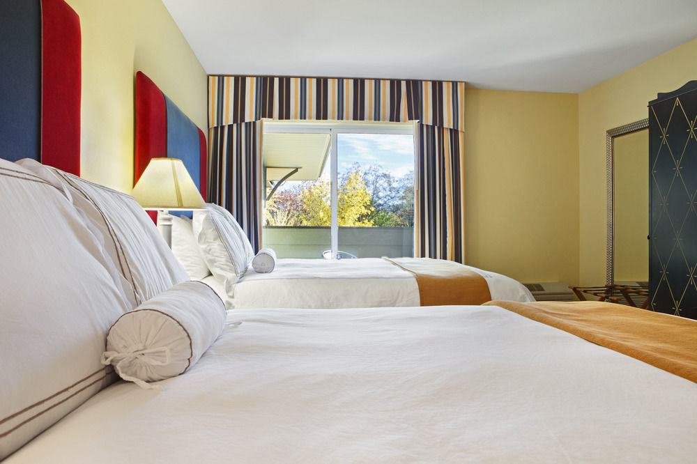Plaza Inn & Suites At Ashland Creek Eksteriør billede