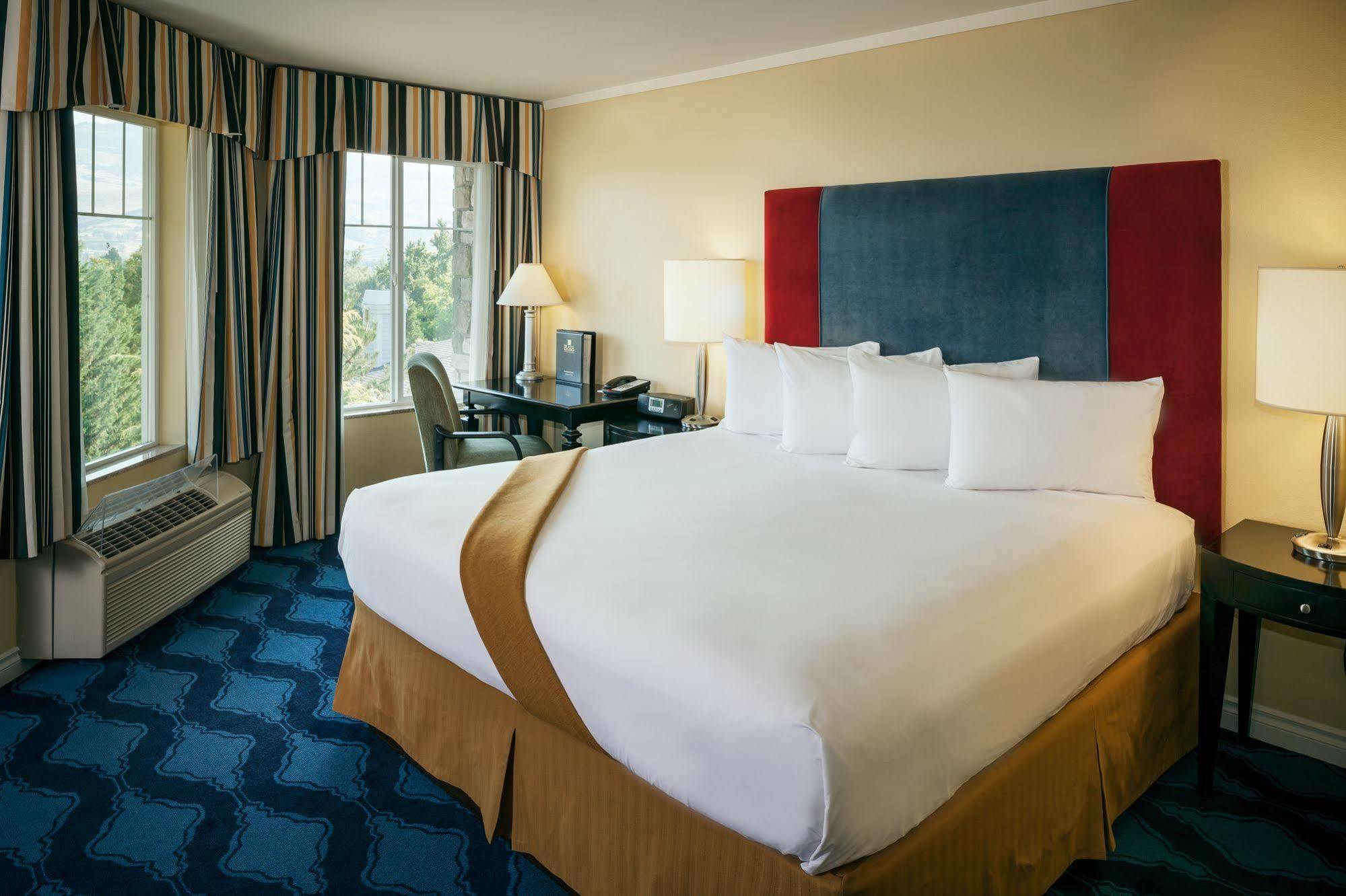 Plaza Inn & Suites At Ashland Creek Eksteriør billede